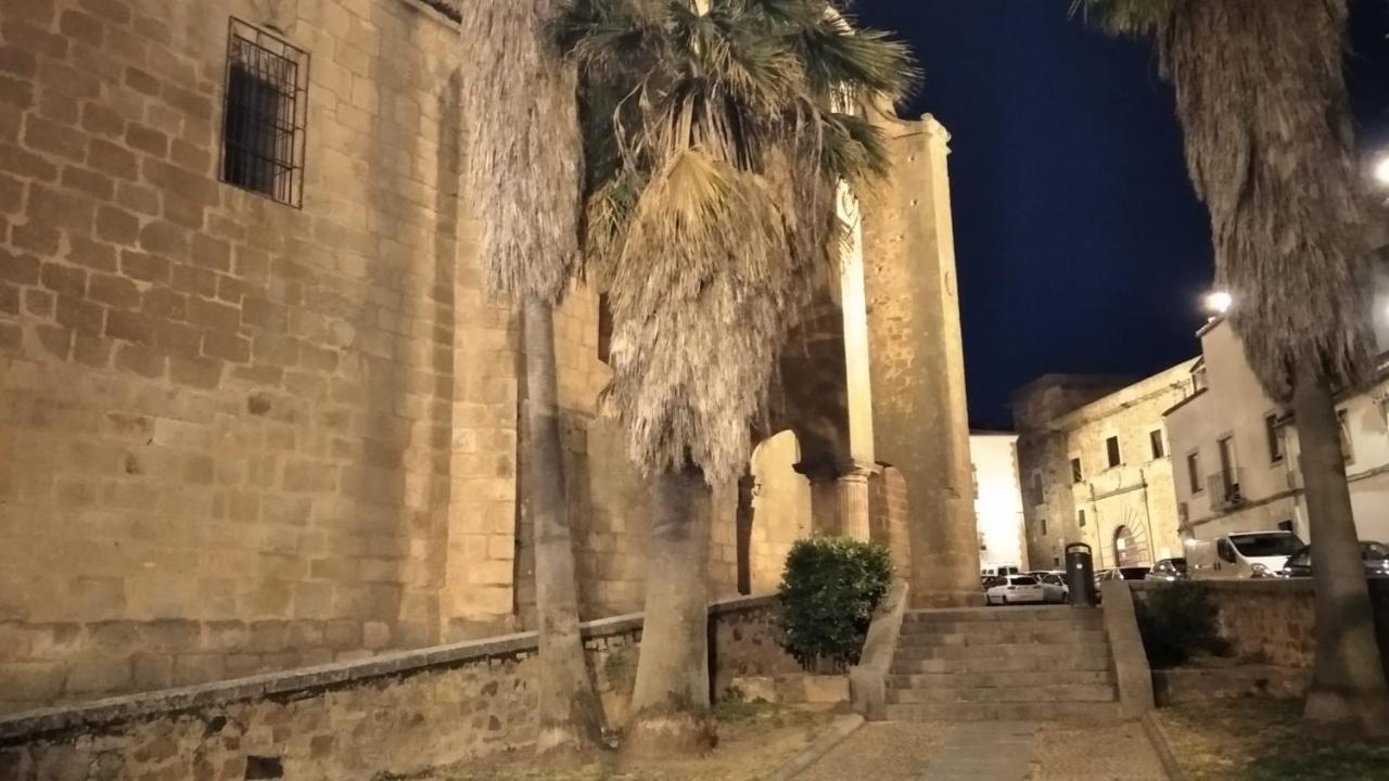 Naturalia: La Casita Con Patio Касерес Экстерьер фото